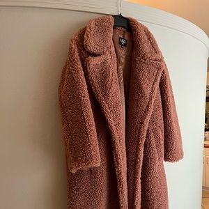 UGG Oversized Sherpa Trench in limited edition Dusty pink.